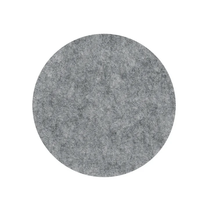 La housse en feutre pour le support de siège de Wilkhahn , légèrement tachetée.