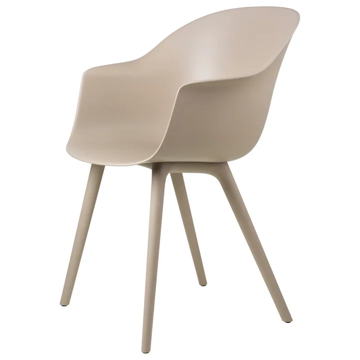 Bat Dining Chaise Outdoor de Gubi en beige
