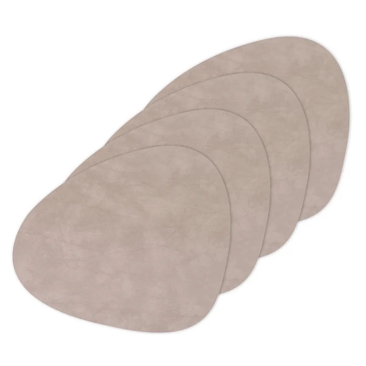 Set de table Curve L en Nupo nomad grey (lot de 4) de Lind DNA