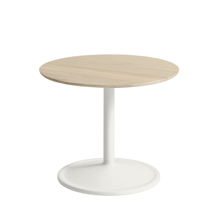 Soft Table d'appoint Ø 48 cm, H 40 cm de Muuto en chêne / off-white