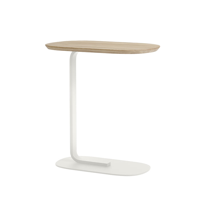 Relate Side Table H 60,5 cm de Muuto en chêne / blanc cassé