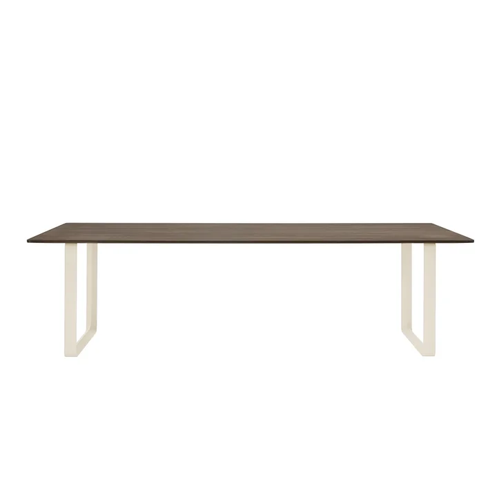70/70 table à manger 255 x 108 cm de Muuto en chêne fumé / sable