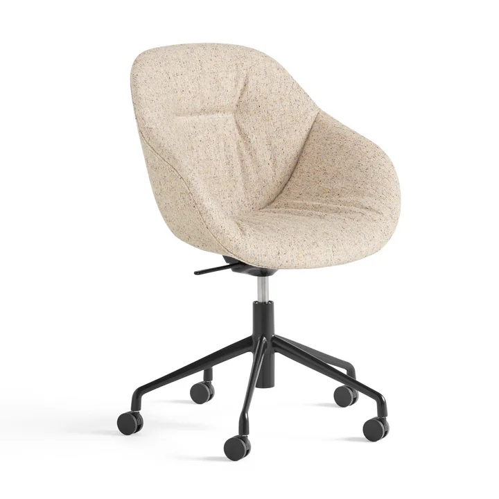 About A Chair AAC 155 Soft de HAY dans la couleur Bolgheri / noir