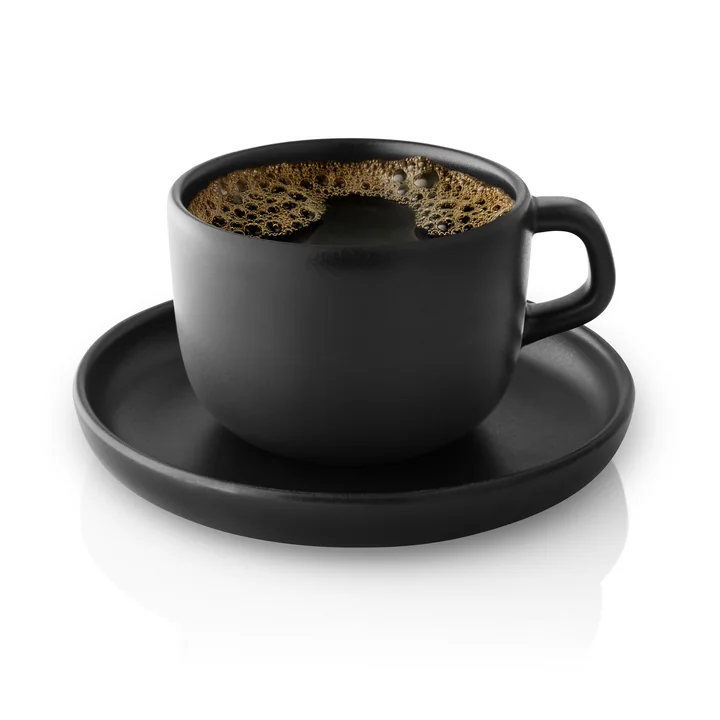 Nordic Kitchen Tasse et soucoupe de Eva Solo en noir
