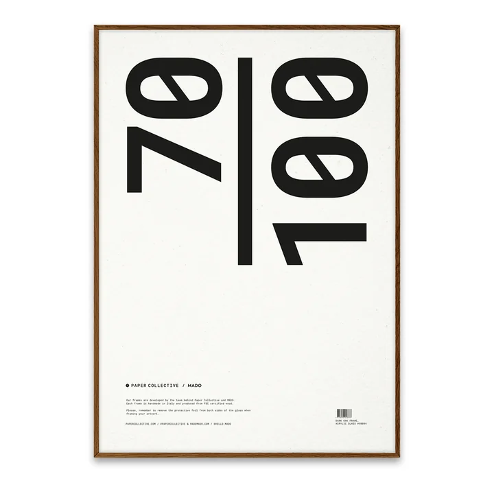 Cadre photo 70 x 100 cm de Paper Collective en chêne foncé