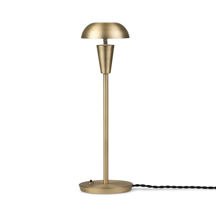 Tiny Lampe de table de Ferm Living dans la version en laiton