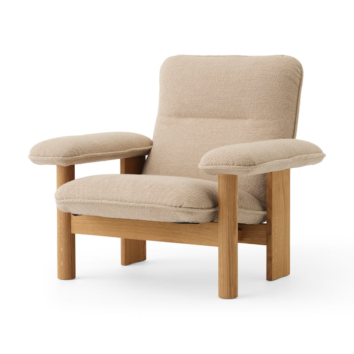Brasilia Lounge Chair, Chêne naturel / Bouclé beige de MENU