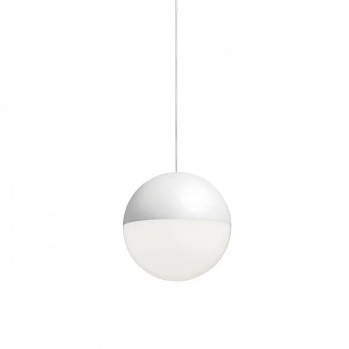 String Light Suspension Kugelkopf (longueur du câble : 12 m) de Flos en blanc