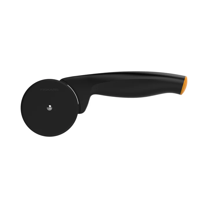 Functional Form Coupe-pizza de Fiskars en noir / orange