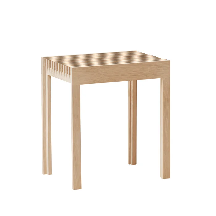 Tabouret Lightweight, chêne blanc pigmenté de Form & Refine