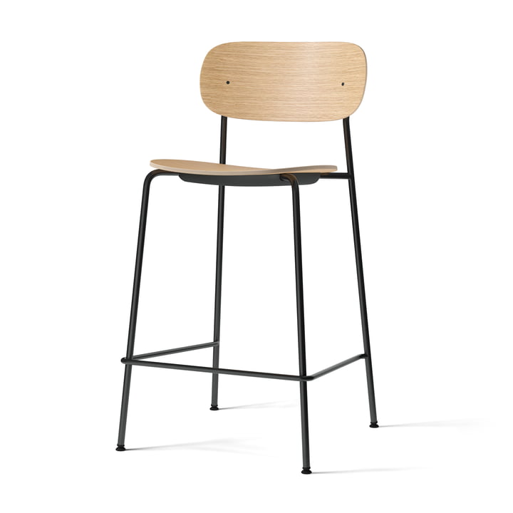 Co Counter Chair de Audo en finition chêne naturel avec structure en acier noir