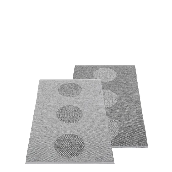Vera Tapis 2. 0, 70 x 120 cm, grey / granit metallic de Pappelina