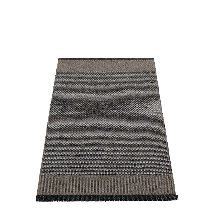 Edit Tapis, 70 x 120 cm, black / charcoal / granit metallic de Pappelina