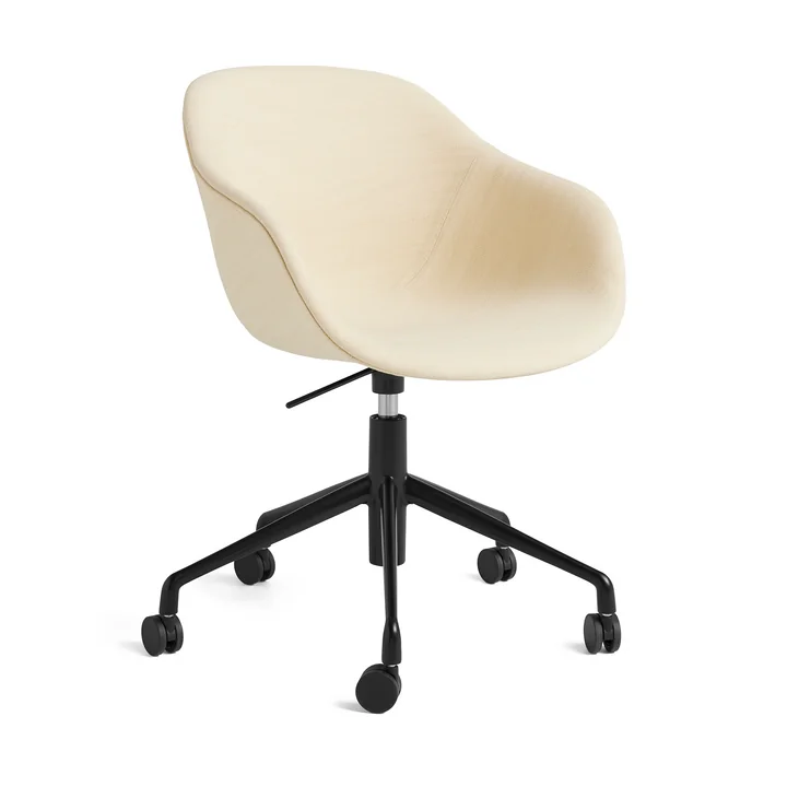 About A Chair AAC 253, aluminium époxy noir / Raas 412 de HAY