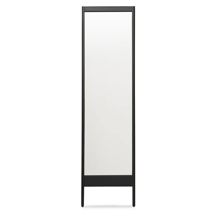 A Line miroir de Form & Refine dans la finition chêne teinté noir