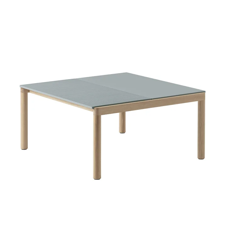 Couple Table basse de Muuto dans la version Pale Blue/Oak