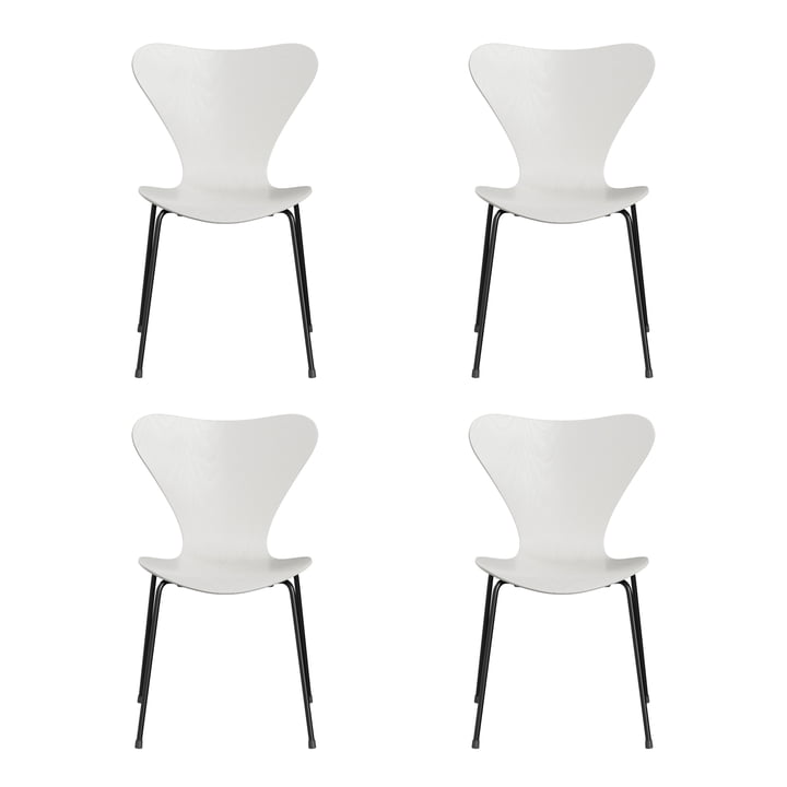 Fritz Hansen - Série 7 chaise, monochrome frêne teinté blanc / piètement noir (lot de 4)