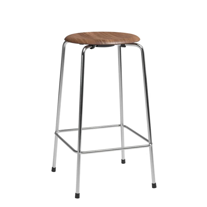 High Dot Tabouret de bar de Fritz Hansen dans la finition placage noyer / piètement chromé (4 pieds)