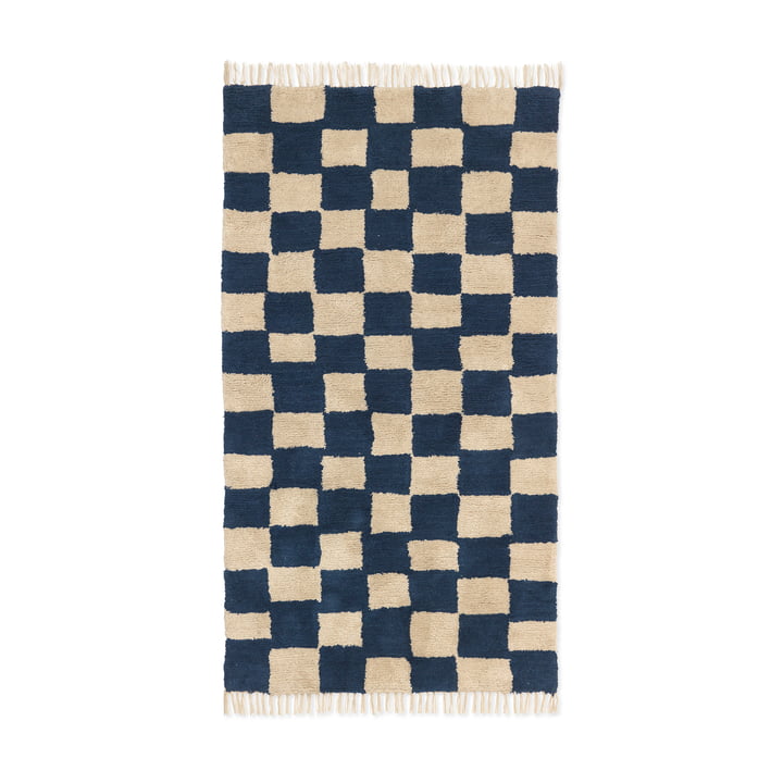 ferm Living - Mara Tapis lavable, 90 x 150 cm, deep blue / warm sand