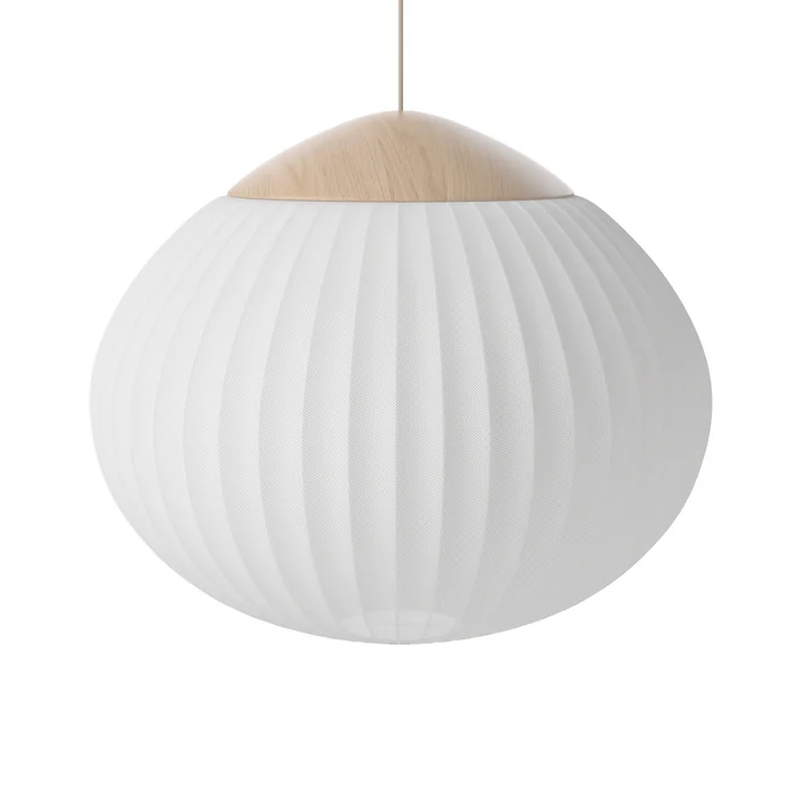 Acorn Suspension Ø 64 cm, chêne huilé / verre opale mat de Bolia