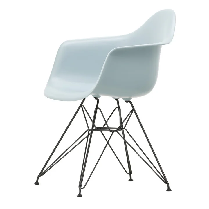 Eames Plastic Armchair de Vitra