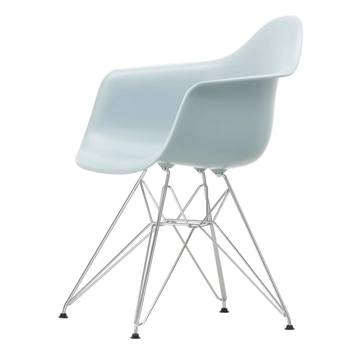 Eames Plastic Armchair de Vitra