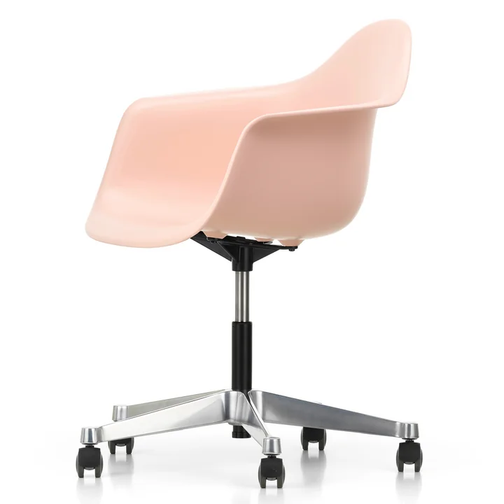 Eames Plastic Armchair de Vitra
