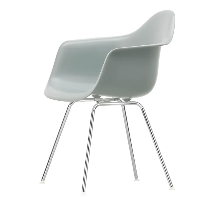 Eames Plastic Armchair de Vitra
