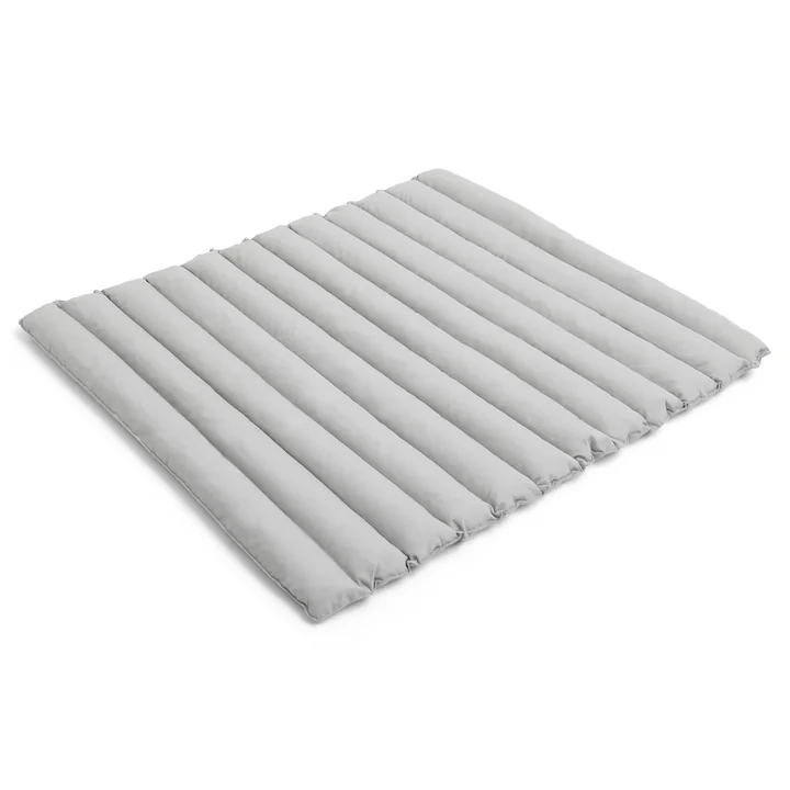 Palissade Soft Quilted Cushion, pour Lounge Sofa, sky grey de HAY