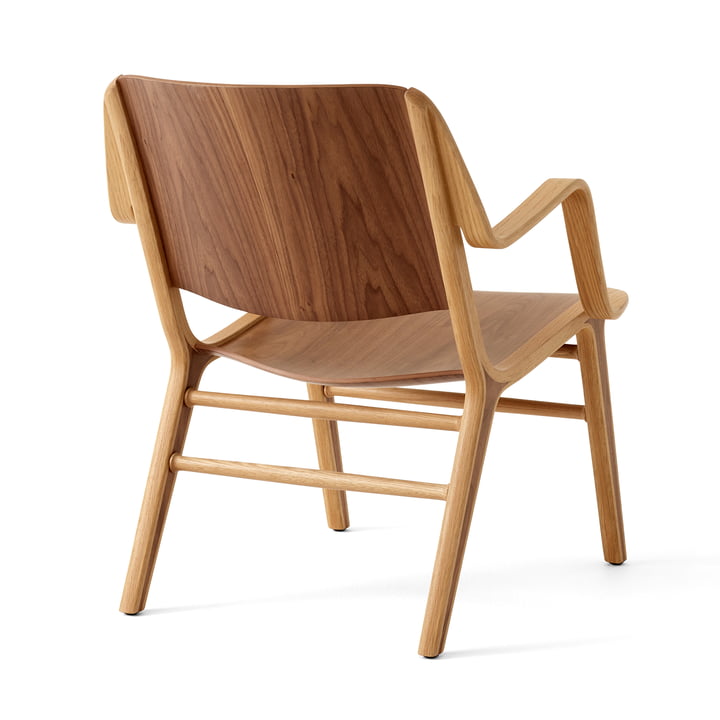 AX Lounge Chair avec accoudoirs HM11, noyer / chêne laqué de & Tradition