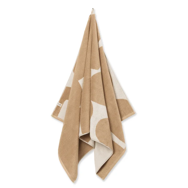 Ebb Drap de bain, sable/blanc naturel de Ferm Living