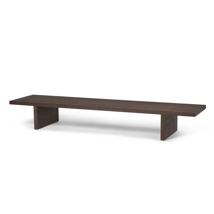 Kona Low Table d'appoint, 140 x 34 cm, chêne teinté foncé de Ferm Living