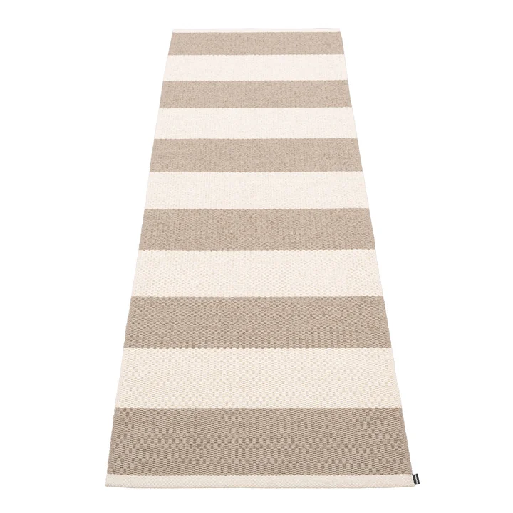 Bob Tapis, 70 x 225 cm, mud / vanilla de Pappelina