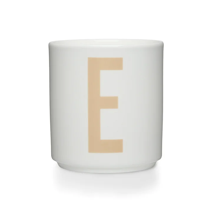 Design Letters - Tasse en porcelaine AJ E, beige / blanc