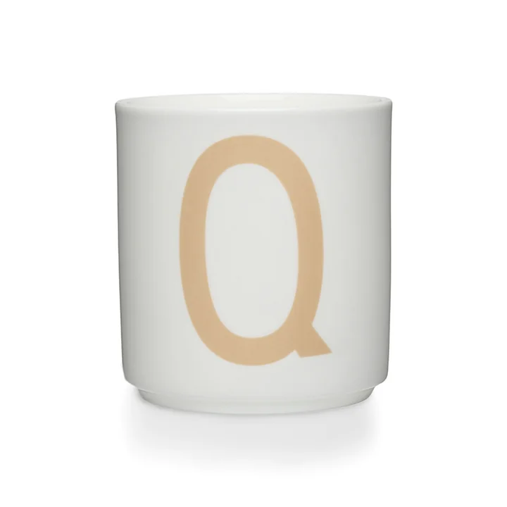 Design Letters - Tasse en porcelaine AJ Q, beige / blanc