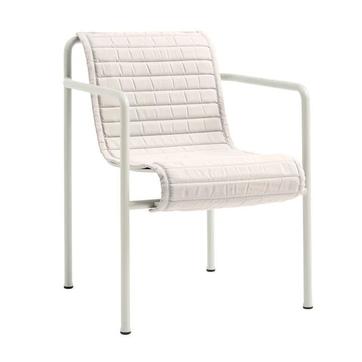 HAY - Coussin matelassé « Palissade » pour fauteuil de salle à manger, blanc crème, sur fauteuil de salle à manger