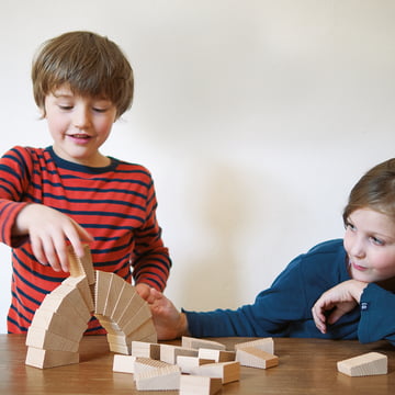 Lessing - Jeu d'empilage Follies, enfants qui jouent