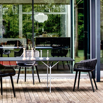 Chaises Cyborg et Table Officina en noir