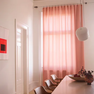 Rideaux prêts à poser de Kvadrat