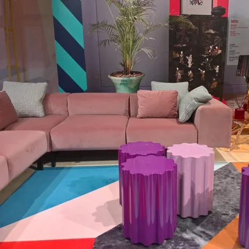 Salon de Milan : Canapé Largo de Kartell en rose