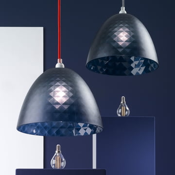 Les abat-jours Stella Silk par Koziol suspendus par plusieurs