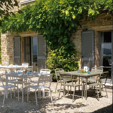 Chaise et table Star d'Emu 