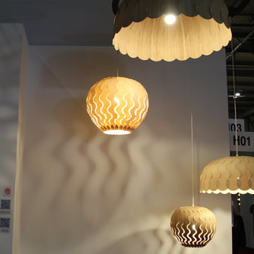 Magnifique luminaire suspendu de David Trubridge