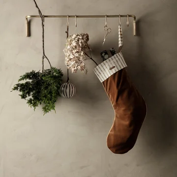 Bas de Noël en velours par Ferm Living