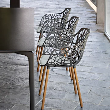 Chaise de designer élégante pour l'extérieur