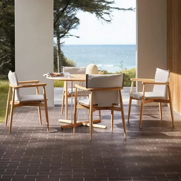Embrace Table de jardin, teck non traité, Ø 110 cm de Carl Hansen