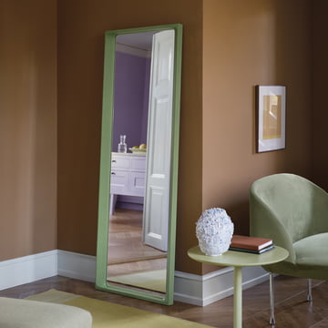 Arced Miroir, 170 x 61 cm, vert clair de Muuto