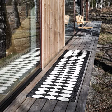 POPPY Tapis, 250 x 70 cm, black de Pappelina