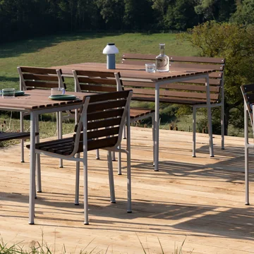 HAY - Collection Traverse, aluminium / frêne huilé