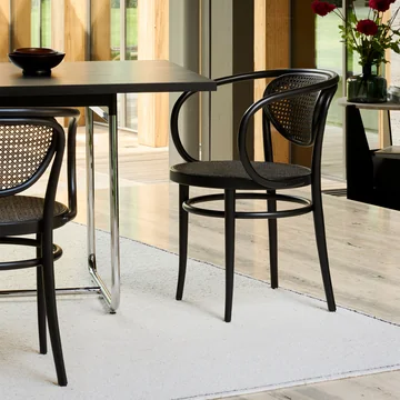 Thonet - 210 R Chaise avec accoudoirs, cannage Dark Melange / hêtre noir (TP 29)